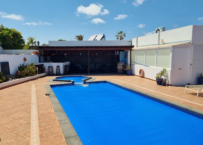 Extremely Private Villa, Heated Pool & Jacuzzi, Pool Wet Bar, Great Views.