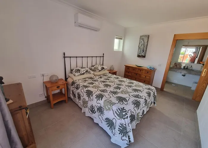 Vila Extremely Private Villa, Heated Pool & Jacuzzi, Pool Wet Bar, Great Views.