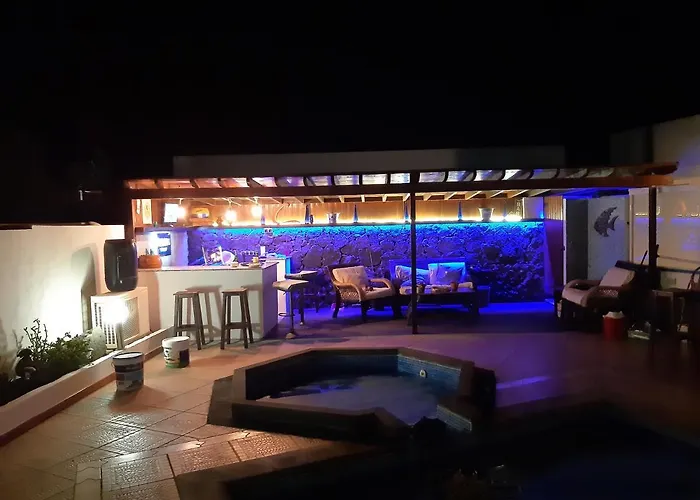 Extremely Private Villa, Heated Pool & Jacuzzi, Pool Wet Bar, Great Views. 别墅 普拉亚布兰卡