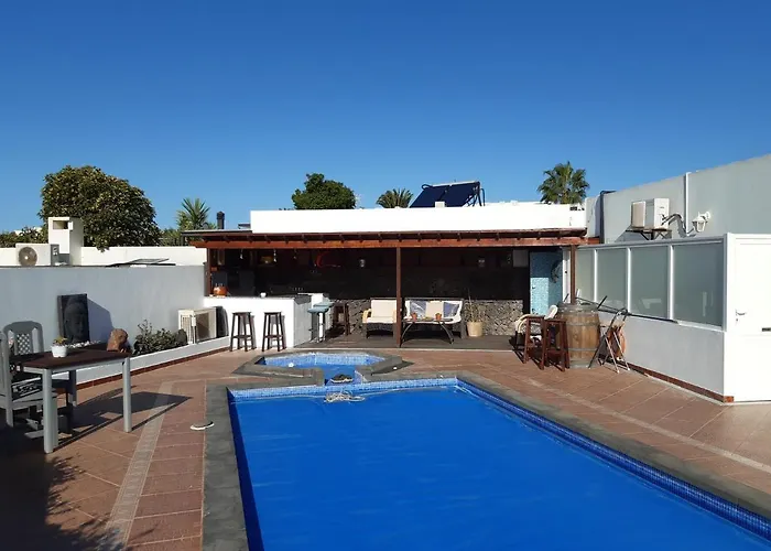 别墅 Extremely Private Villa, Heated Pool & Jacuzzi, Pool Wet Bar, Great Views.